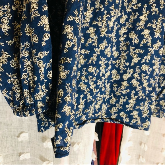 💖Scoop Neck Blouse - Picture 7 of 8